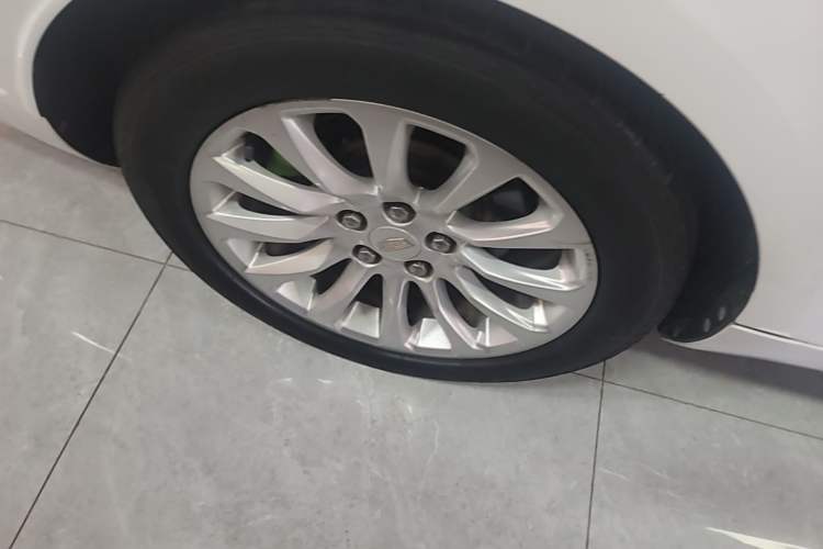 Used Cadillac XTS 2018 28T Elite Edition Right Rear Wheel Hub