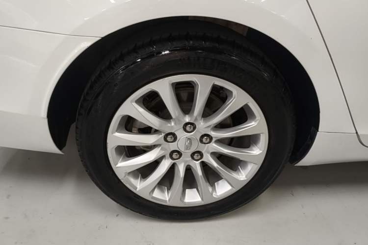 Used Cadillac XTS 2018 28T Tech Edition Right Rear Wheel Hub