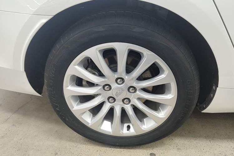 Used Cadillac XTS 2018 28T Elite Edition Right Rear Wheel Hub