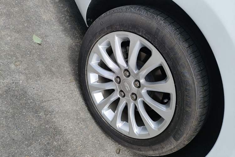 Used Cadillac XTS 2018 28T Tech Edition Right Rear Wheel Hub