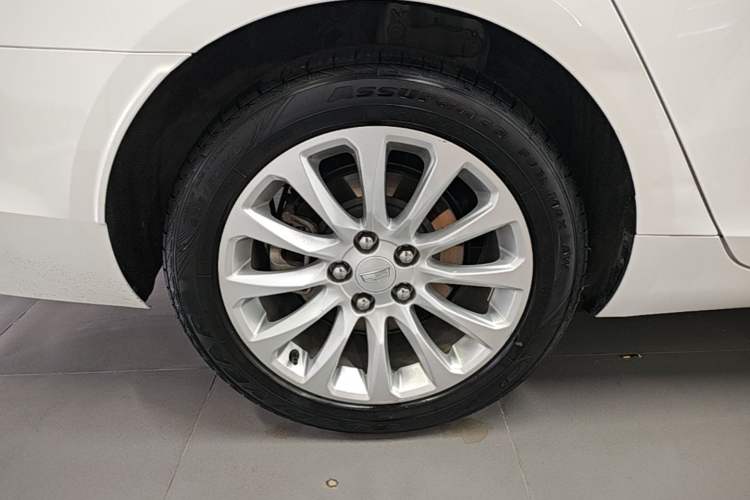 Used Cadillac XTS 2018 28T Tech Edition Right Rear Wheel Hub