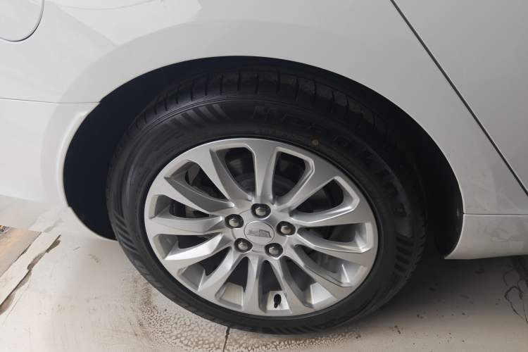 Used Cadillac XTS 2018 28T Tech Edition Right Rear Wheel Hub