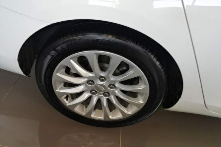 Used Cadillac XTS 2018 28T Elite Edition Right Rear Wheel Hub