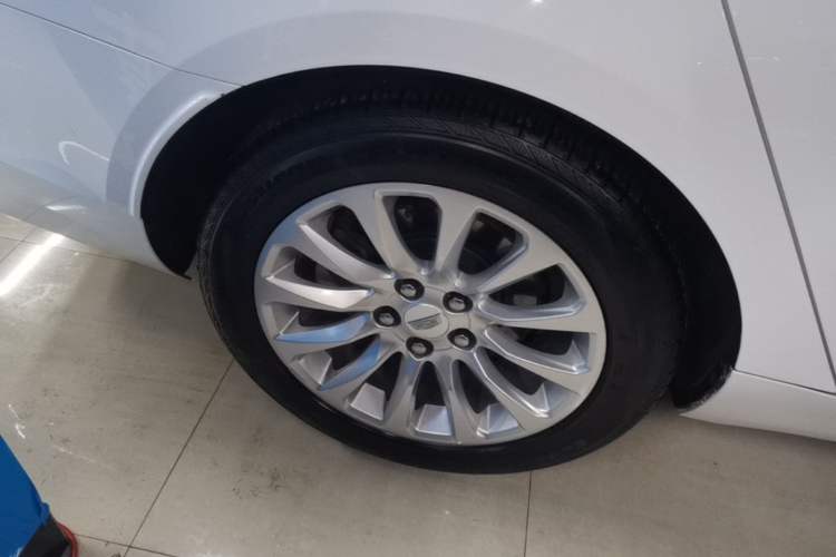 Used Cadillac XTS 2018 28T Tech Edition Right Rear Wheel Hub