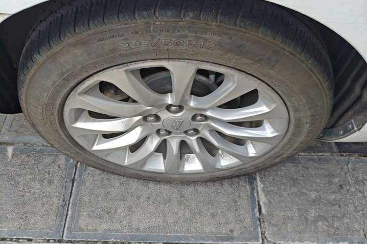Used Cadillac XTS 2018 28T Elite Edition Right Rear Wheel Hub