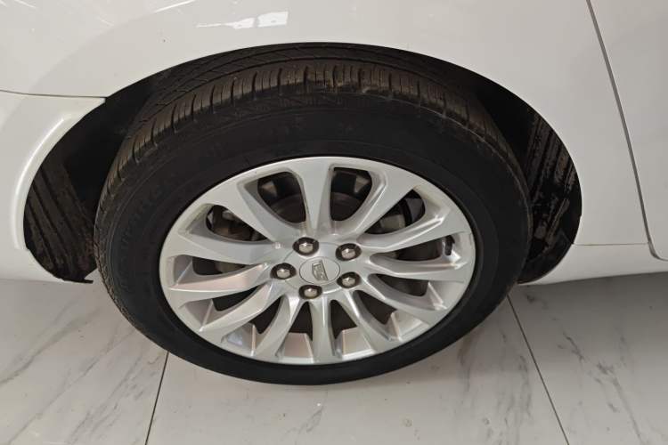 Used Cadillac XTS 2018 28T Tech Edition Right Rear Wheel Hub