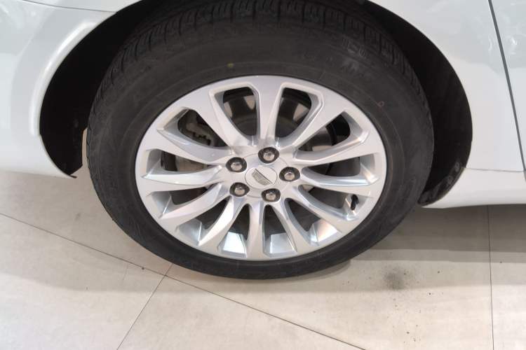 Used Cadillac XTS 2018 28T Elite Edition Right Rear Wheel Hub