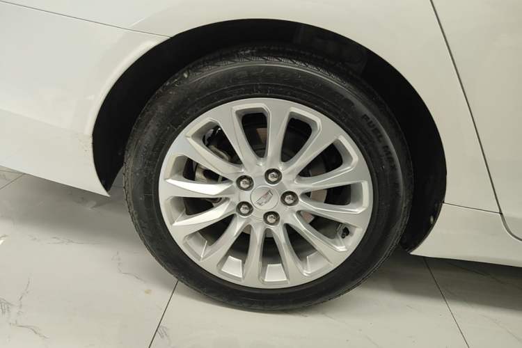 Used Cadillac XTS 2018 28T Elite Edition Right Rear Wheel Hub
