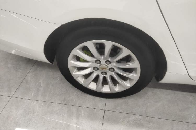 Used Cadillac XTS 2018 28T Elite Edition Right Rear Wheel Hub