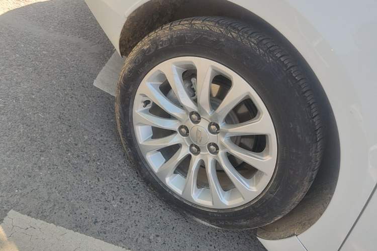 Used Cadillac XTS 2018 28T Elite Edition Right Rear Wheel Hub