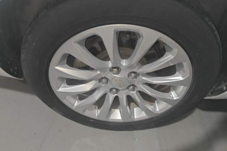 Used Cadillac XTS 2018 28T Tech Edition Right Rear Wheel Hub