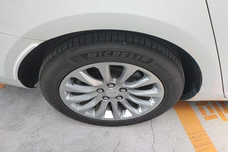 Used Cadillac XTS 2018 28T Elite Edition Right Rear Wheel Hub