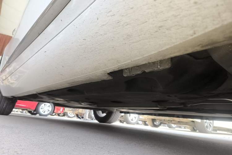 Used Cadillac XTS 2018 28T Tech Edition Right Side Sill