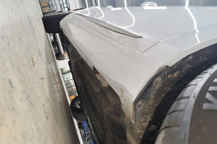 Used Cadillac XTS 2018 28T Elite Edition Right Side Sill