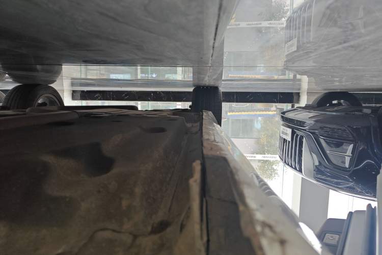 Used Cadillac XTS 2018 28T Elite Edition Right Side Sill