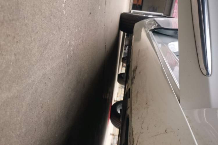 Used Cadillac XTS 2018 28T Tech Edition Right Side Sill