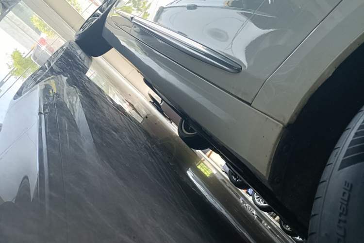 Used Cadillac XTS 2018 28T Tech Edition Right Side Sill