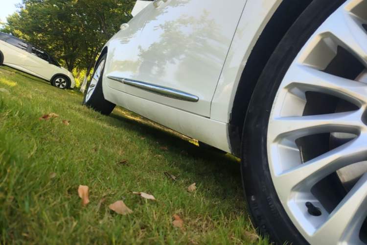 Used Cadillac XTS 2018 28T Elite Edition Right Side Sill