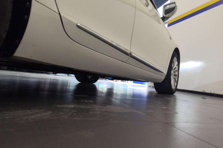 Used Cadillac XTS 2018 28T Tech Edition Right Side Sill