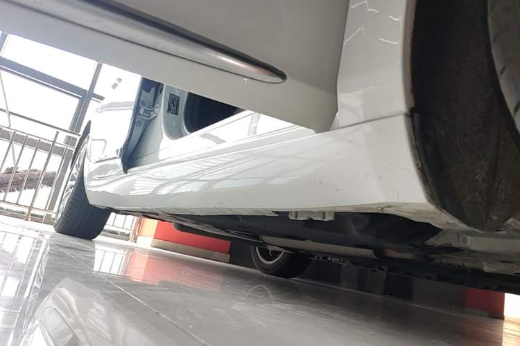 Used Cadillac XTS 2018 28T Tech Edition Right Side Sill