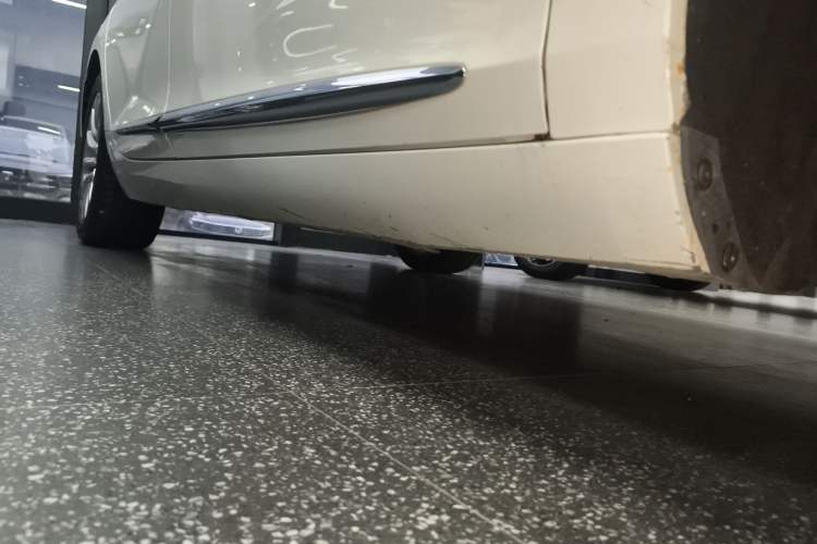 Used Cadillac XTS 2018 28T Tech Edition Right Side Sill