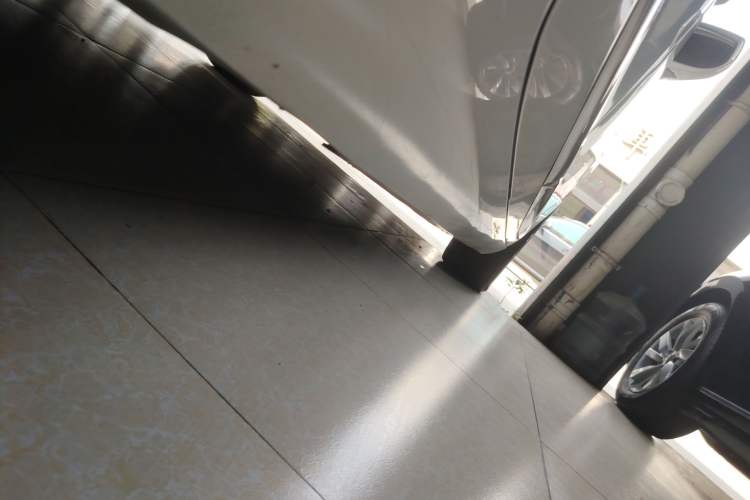 Used Cadillac XTS 2018 28T Tech Edition Right Side Sill