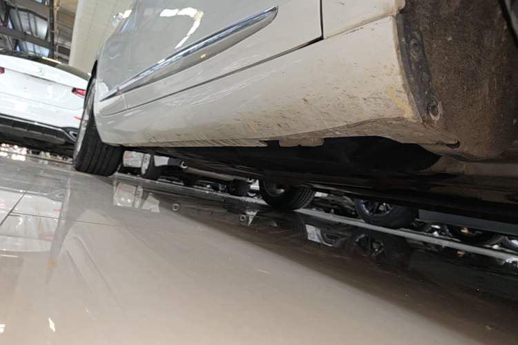 Used Cadillac XTS 2018 28T Tech Edition Right Side Sill
