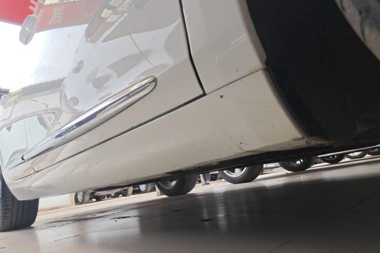 Used Cadillac XTS 2018 28T Tech Edition Right Side Sill