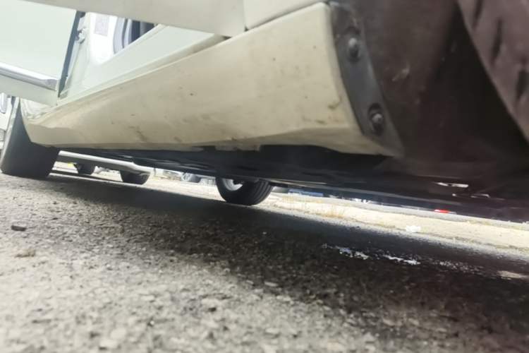 Used Cadillac XTS 2018 28T Elite Edition Right Side Sill