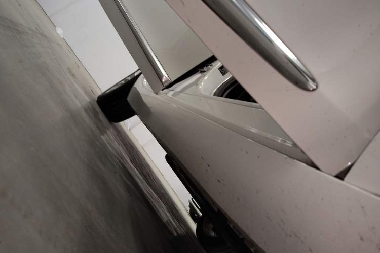 Used Cadillac XTS 2018 28T Luxury Edition Right Side Sill