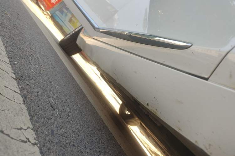 Used Cadillac XTS 2018 28T Elite Edition Right Side Sill