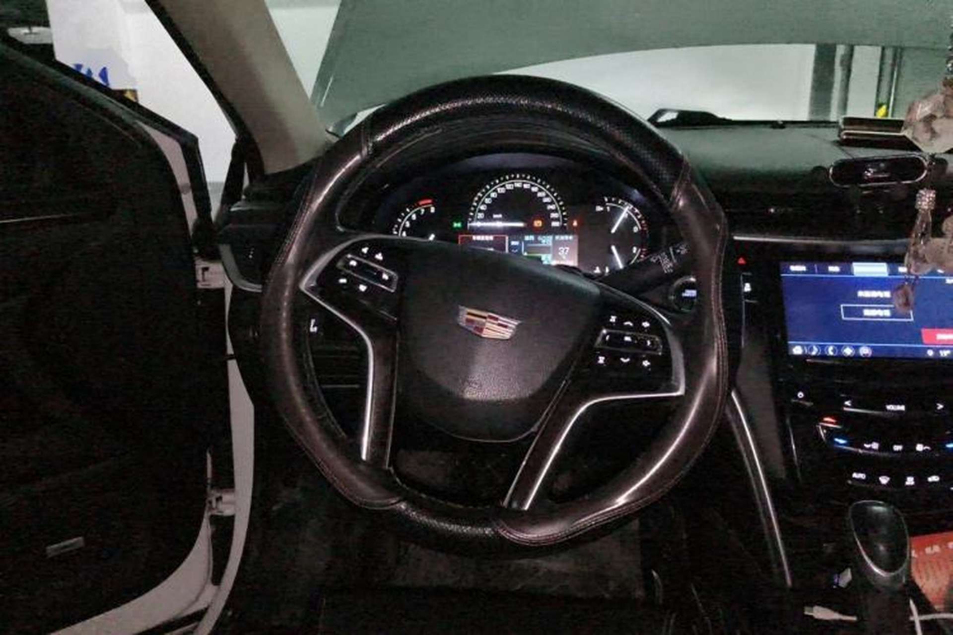 Used Cadillac XTS 2018 28T Elite Edition Steering Wheel
