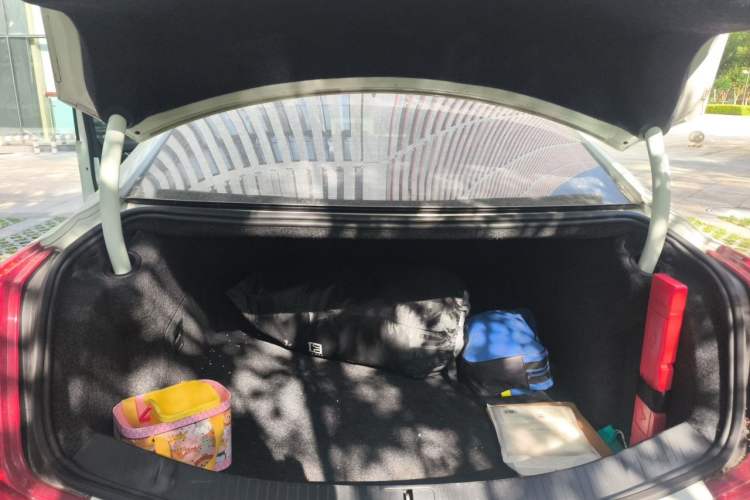 Used Cadillac XTS 2018 28T Elite Edition Trunk