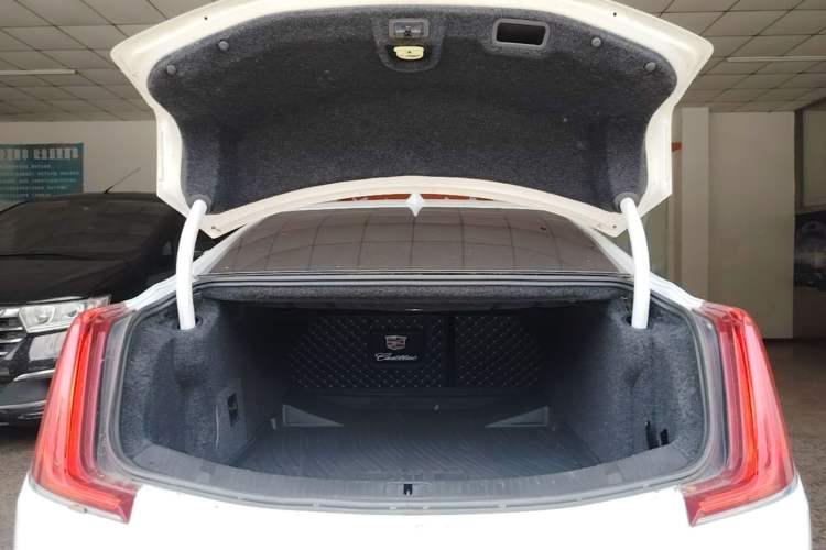 Used Cadillac XTS 2018 28T Elite Edition Trunk