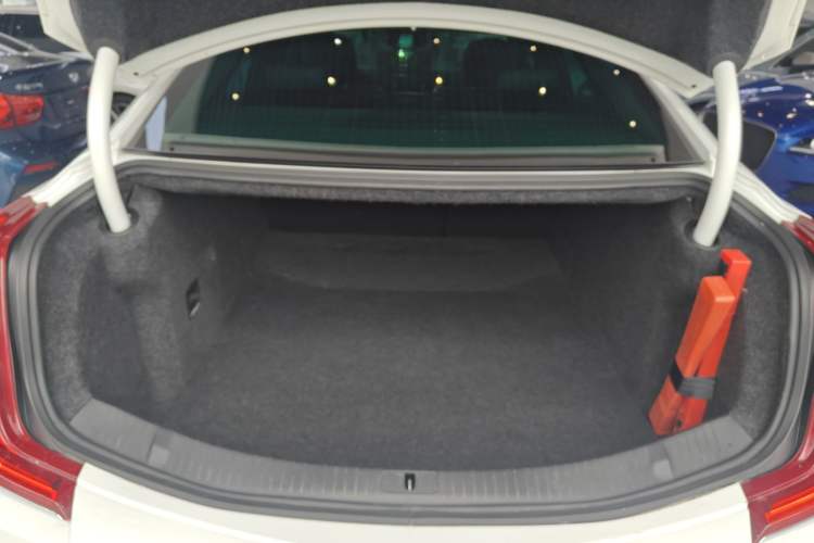Used Cadillac XTS 2018 28T Elite Edition Trunk