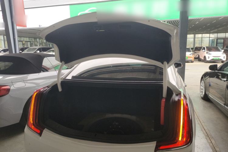 Used Cadillac XTS 2018 28T Elite Edition Trunk
