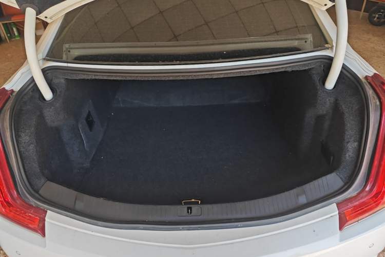 Used Cadillac XTS 2018 28T Elite Edition Trunk