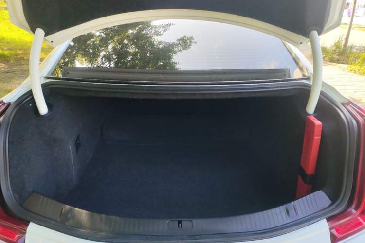 Used Cadillac XTS 2018 28T Elite Edition Trunk