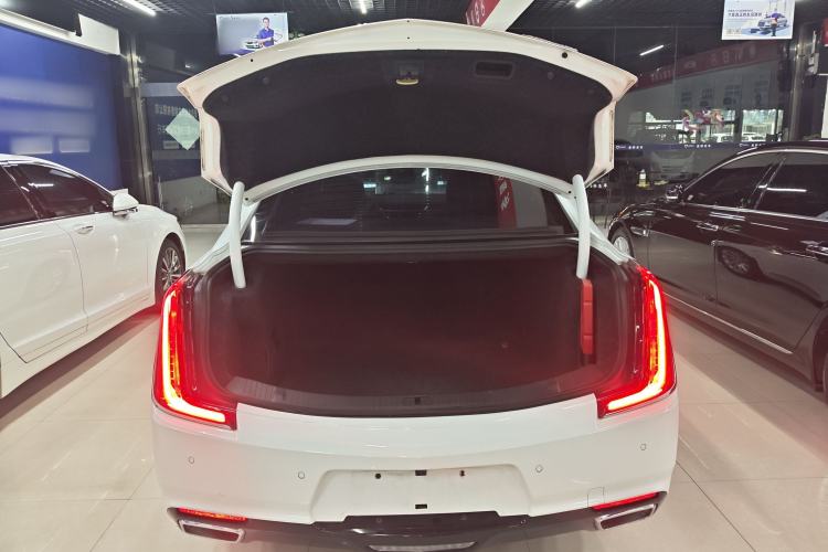 Used Cadillac XTS 2018 28T Elite Edition Trunk