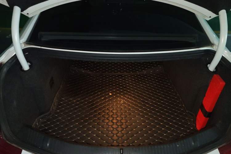 Used Cadillac XTS 2018 28T Elite Edition Trunk