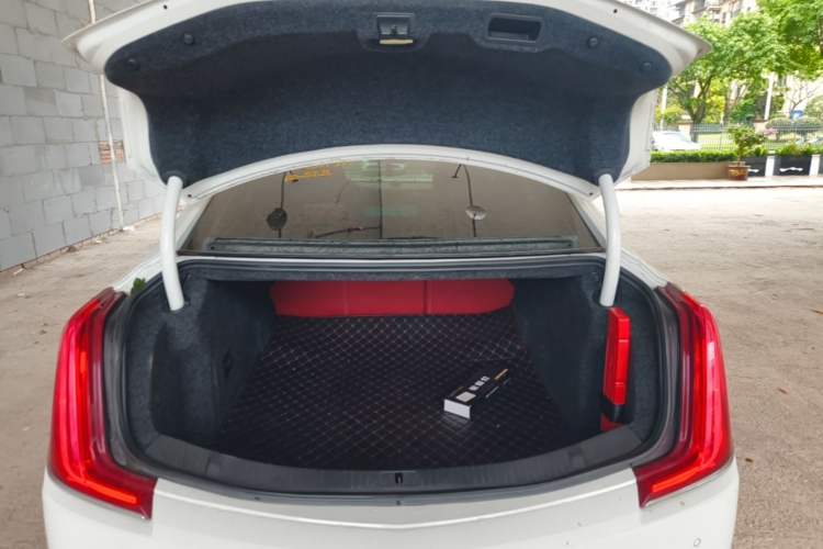 Used Cadillac XTS 2018 28T Elite Edition Trunk