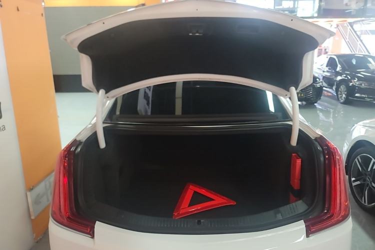 Used Cadillac XTS 2018 28T Elite Edition Trunk