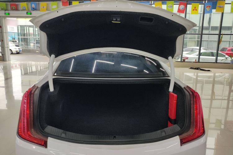 Used Cadillac XTS 2018 28T Elite Edition Trunk