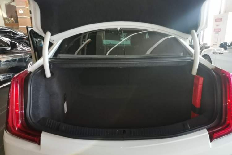 Used Cadillac XTS 2018 28T Elite Edition Trunk