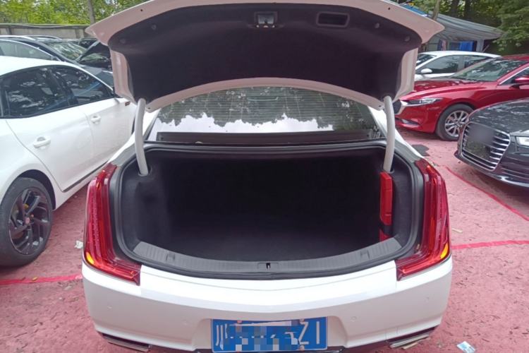 Used Cadillac XTS 2018 28T Elite Edition Trunk