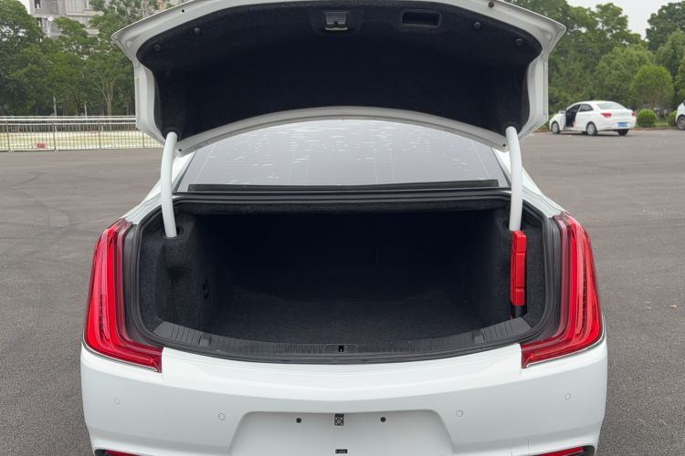 Used Cadillac XTS 2018 28T Elite Edition Trunk