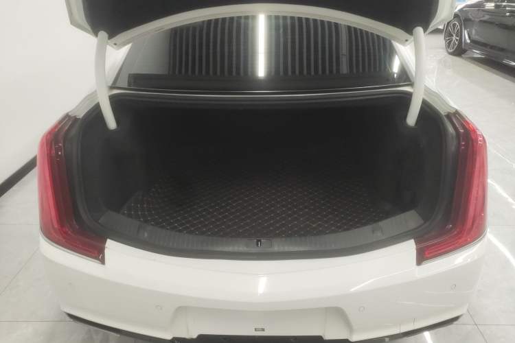 Used Cadillac XTS 2018 28T Elite Edition Trunk