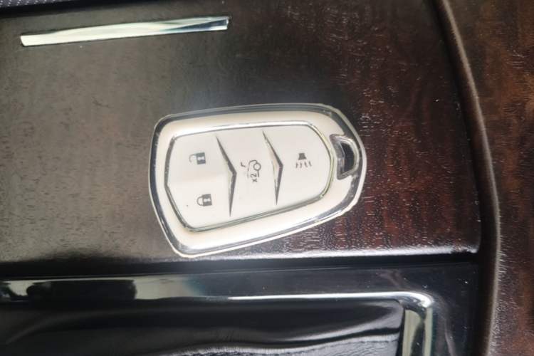 Used Cadillac XTS 2018 28T Tech Edition Vehicle Key