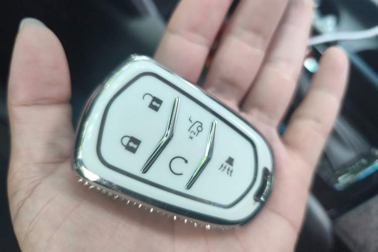 Used Cadillac XTS 2018 28T Elite Edition Vehicle Key