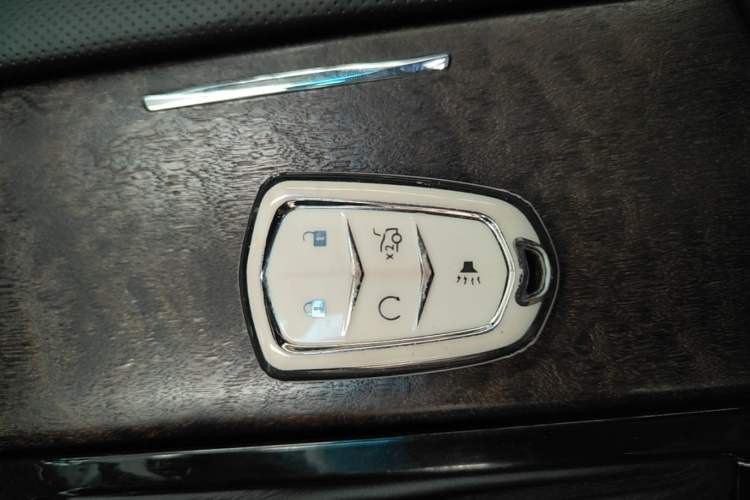 Used Cadillac XTS 2018 28T Elite Edition Vehicle Key